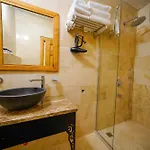 Otel Cave Saksagan