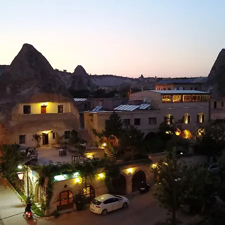 מלון Cave Saksagan 5*