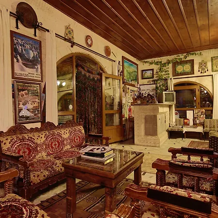 מלון Cave Saksagan 5*