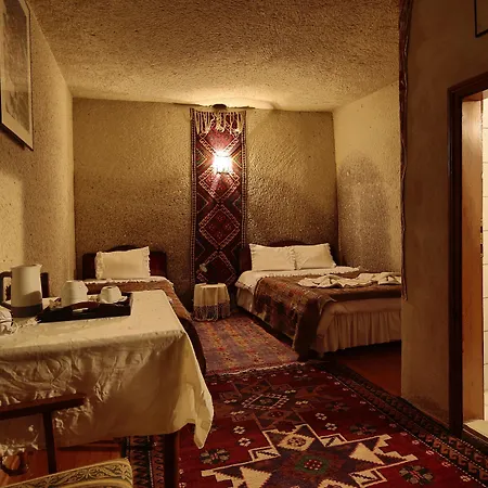 Cave Saksagan מלון 5*