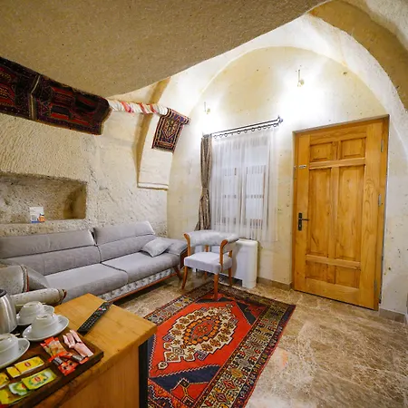 מלון Cave Saksagan 5*