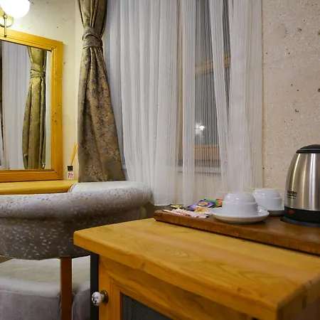 מלון Cave Saksagan 5*