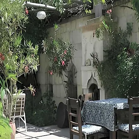Hotel Cave Saksagan