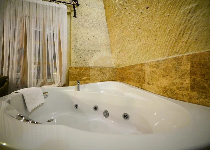 Cave Saksagan Hotel 5*